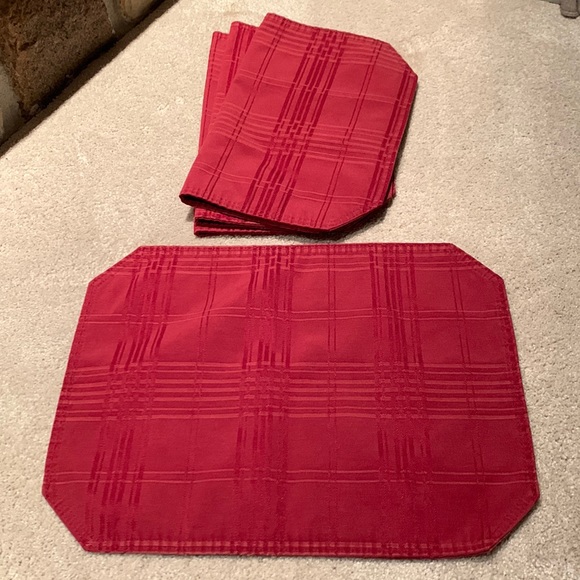 Placemats - Picture 1 of 2